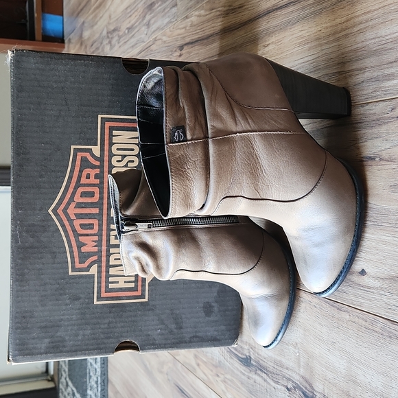 Booties - Picture 8 of 9